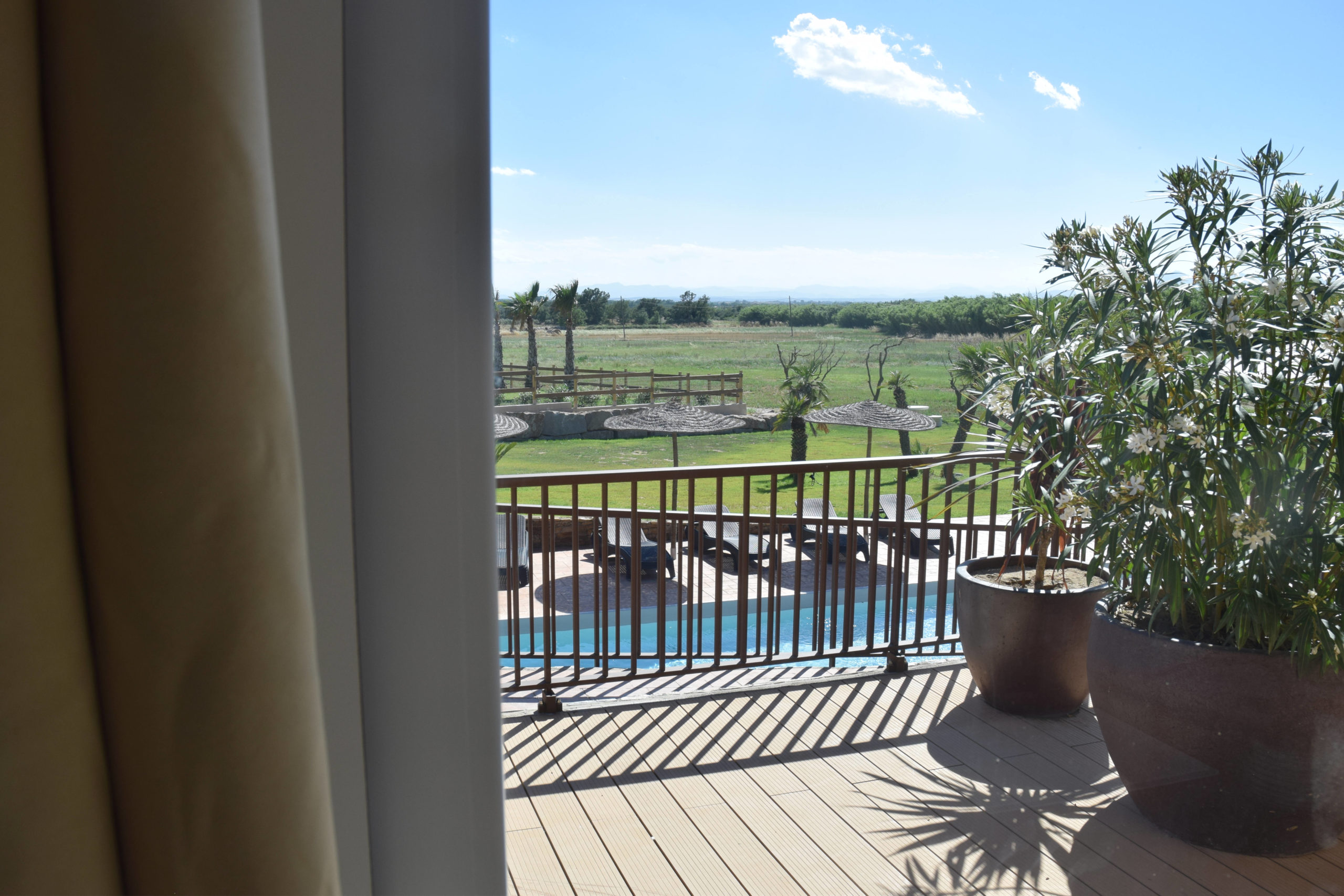 location maison de vacances levezou roses palau saverdera vue terrasse